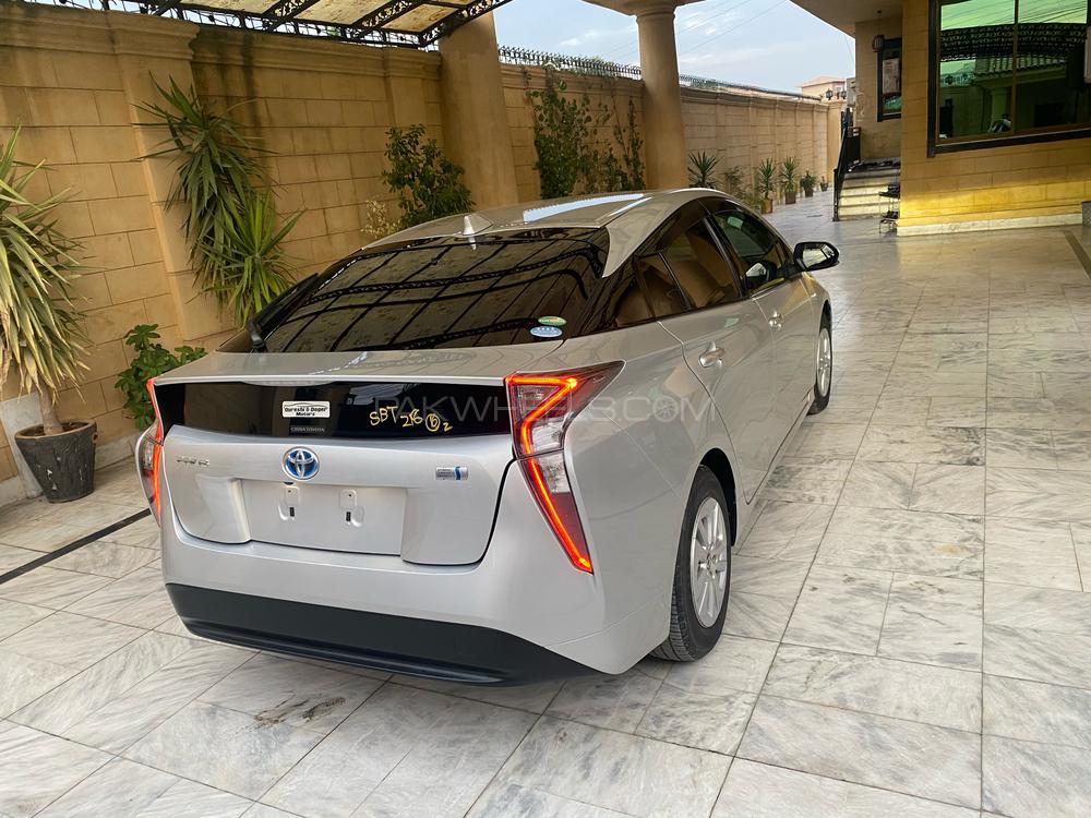 Toyota Prius 2017 for Sale in Peshawar Image-1