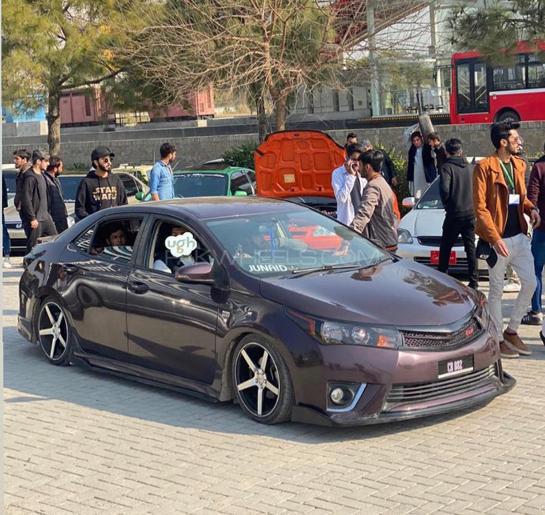 Toyota Corolla - 2015  Toyota Corolla - 2015  Image-2