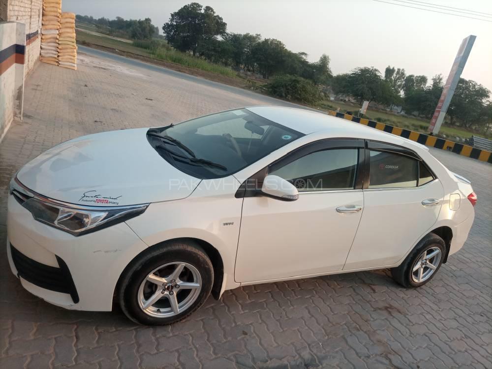Toyota Corolla 2015 for Sale in Faisalabad Image-1