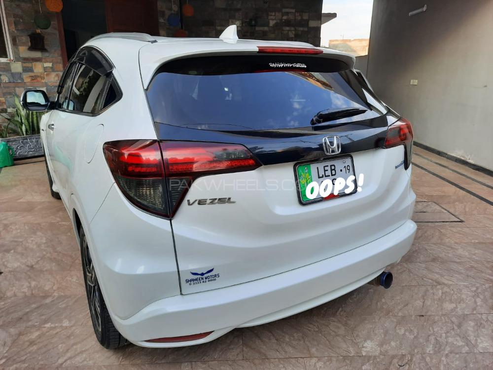 Honda Vezel 2014 for Sale in Lahore Honda Vezel 2014 for Sale in Lahore Image-4