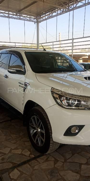 Toyota Hilux 2017 for Sale in Peshawar Toyota Hilux 2017 for Sale in Peshawar Image-3