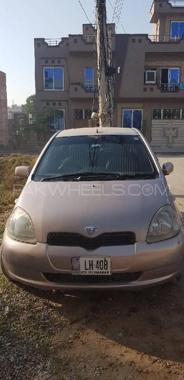 Toyota Vitz 2000 for Sale in Lahore Image-1