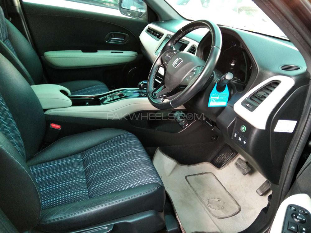 Honda Vezel 2015 for Sale in Karachi Honda Vezel 2015 for Sale in Karachi Image-3