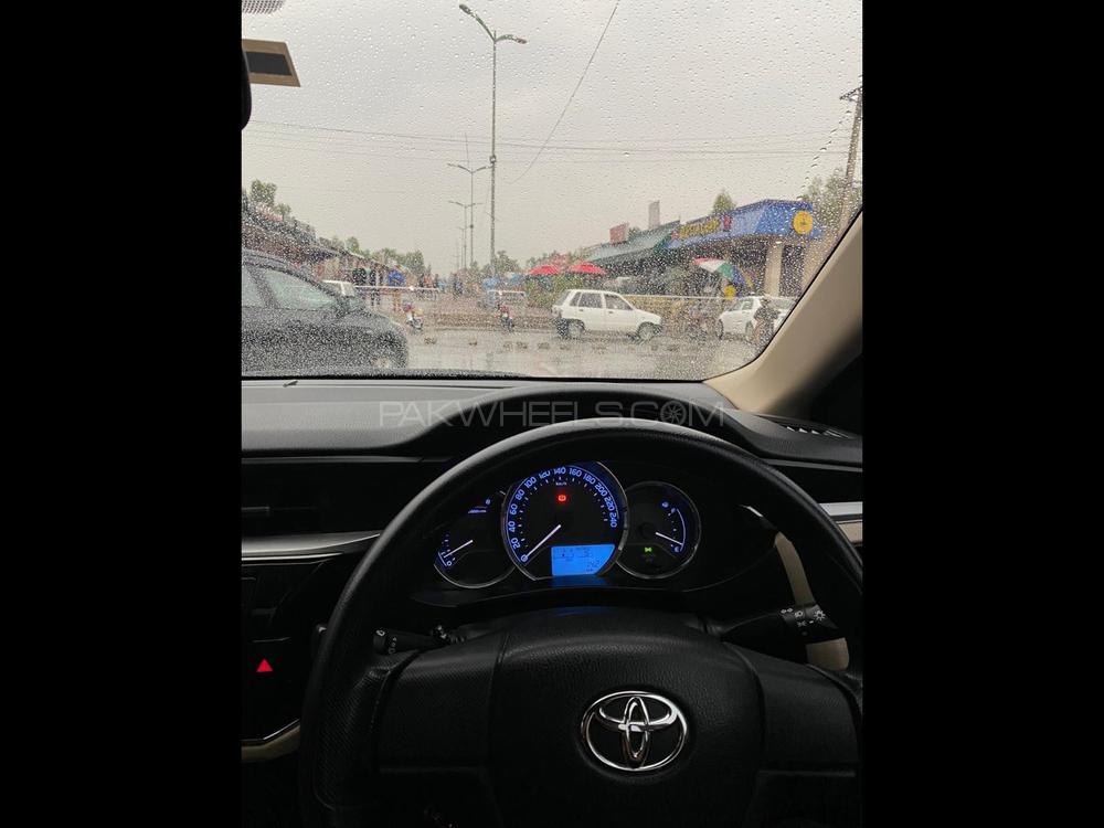 Toyota Corolla 2015 for Sale in Peshawar Toyota Corolla 2015 for Sale in Peshawar Image-8