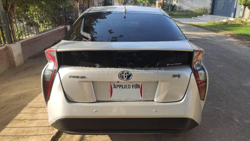 Toyota Prius 2017 for Sale in Lahore Toyota Prius 2017 for Sale in Lahore Image-2