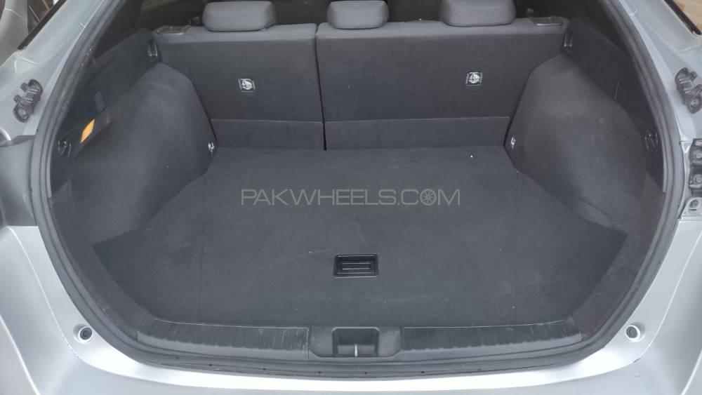 Toyota Prius 2017 for Sale in Lahore Toyota Prius 2017 for Sale in Lahore Image-11