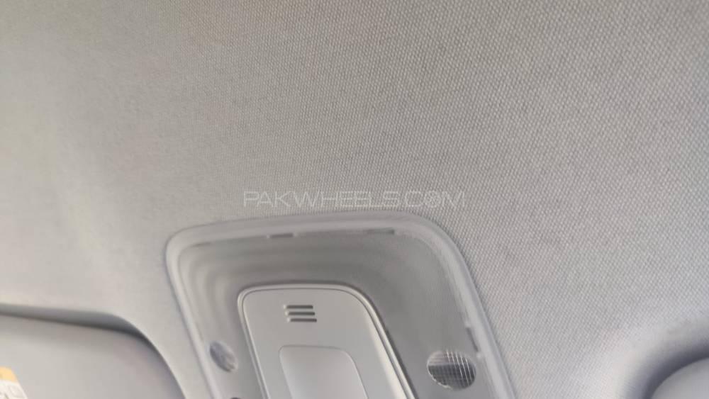 Toyota Prius 2017 for Sale in Lahore Toyota Prius 2017 for Sale in Lahore Image-17