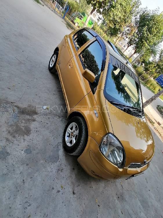 Toyota Vitz 2001 for Sale in Islamabad Image-1