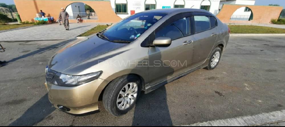 Honda City 2011 for Sale in Okara Image-1