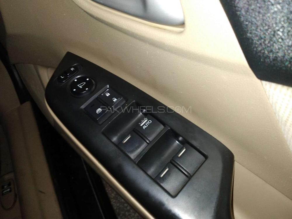 Honda Civic 2014 for Sale in Lahore Honda Civic 2014 for Sale in Lahore Image-10