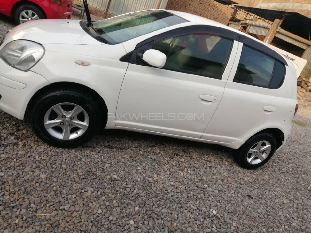 Toyota Vitz 2004 for Sale in Peshawar Toyota Vitz 2004 for Sale in Peshawar Image-3