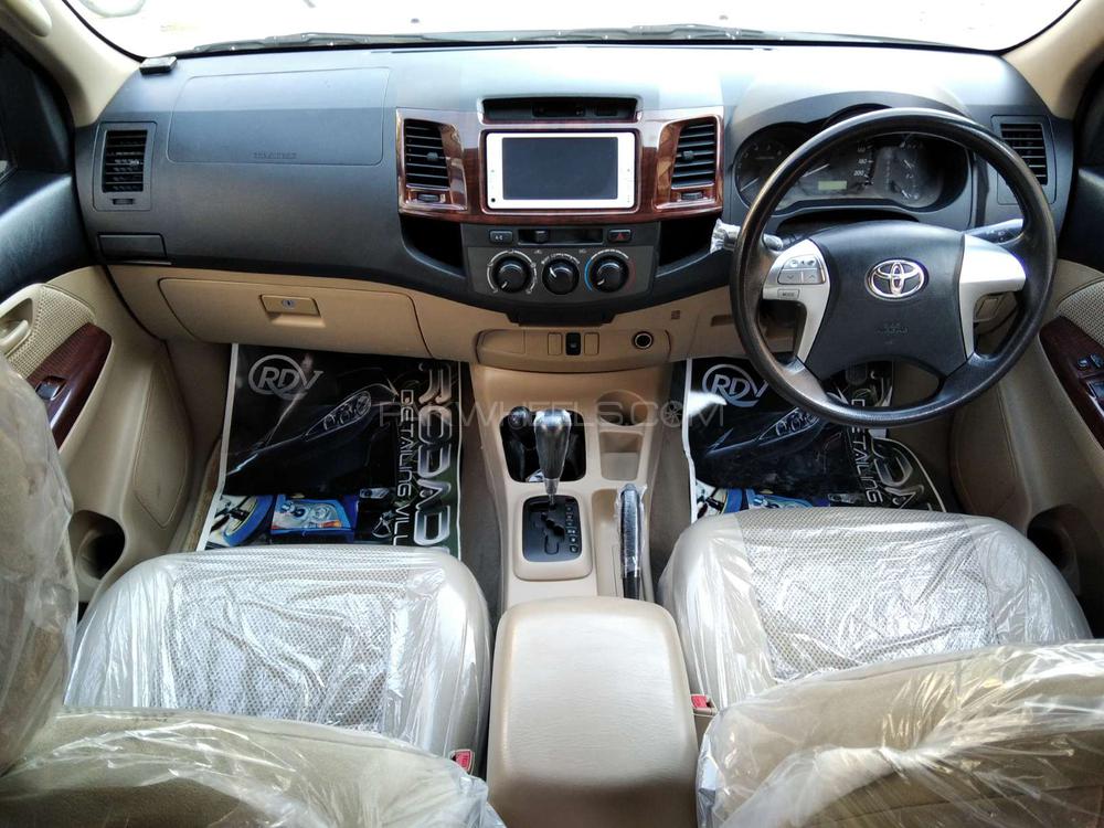 ٹویوٹا ہائیلکس 2014 for Sale in کراچی ٹویوٹا ہائیلکس 2014 for Sale in کراچی Image-11