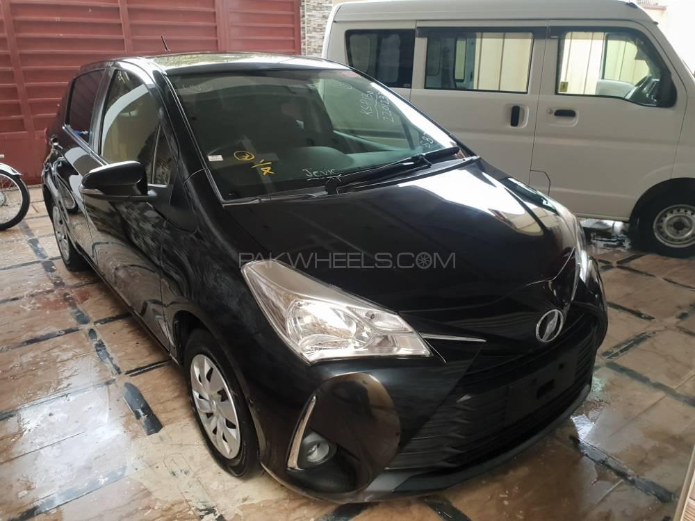 Toyota Vitz 2017 for Sale in Sialkot Image-1