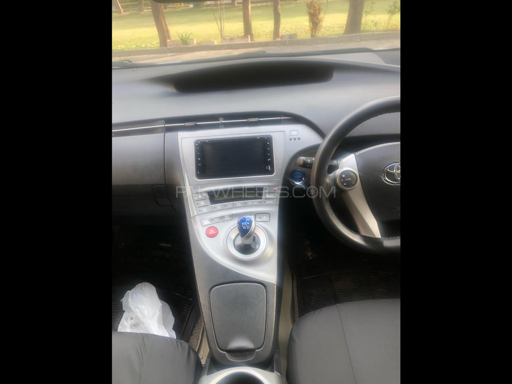 Toyota Prius 2013 for Sale in Lahore Image-1