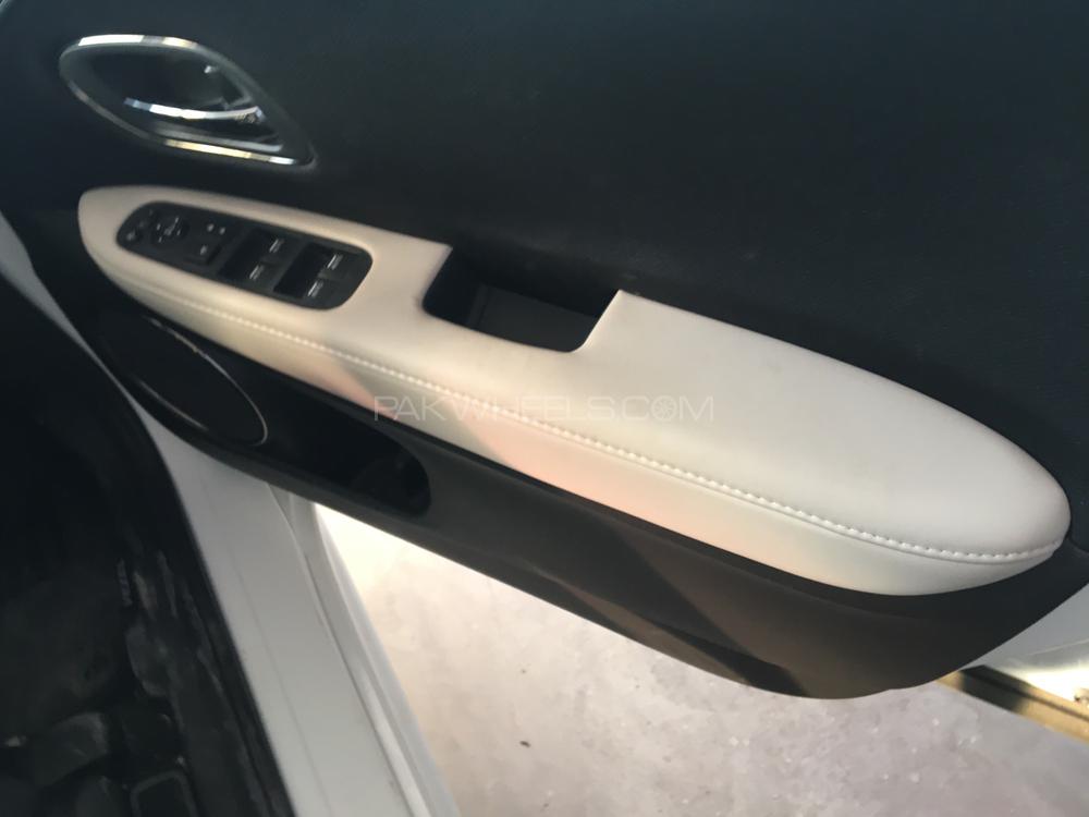 Honda Vezel 2016 for Sale in Karachi Honda Vezel 2016 for Sale in Karachi Image-7