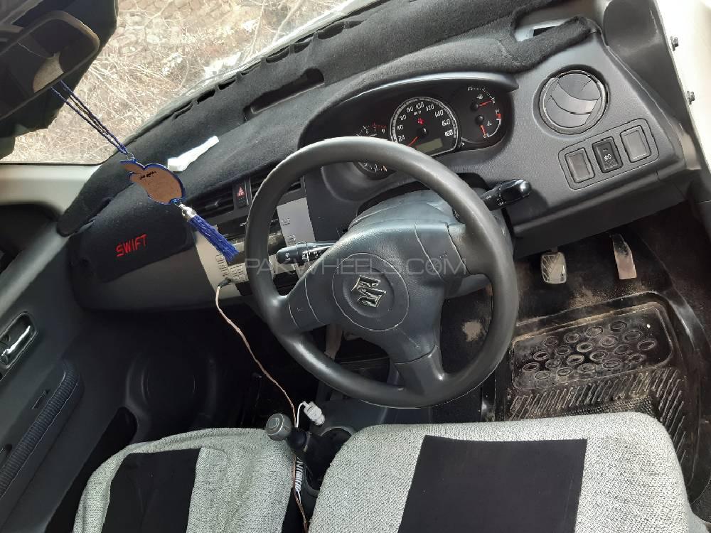 Suzuki Swift 2012 for Sale in Larkana Suzuki Swift 2012 for Sale in Larkana Image-6
