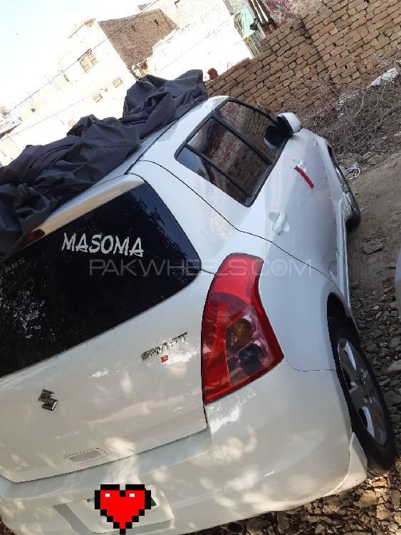 Suzuki Swift 2012 for Sale in Larkana Suzuki Swift 2012 for Sale in Larkana Image-2