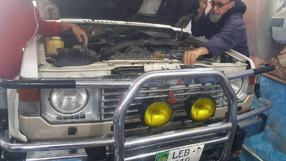 Mitsubishi Pajero 1990 for Sale in Kashmir Mitsubishi Pajero 1990 for Sale in Kashmir Image-4