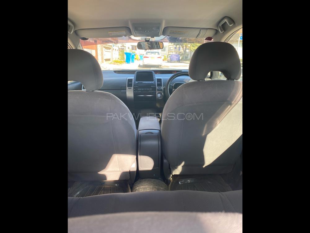 Toyota Prius 2011 for Sale in Islamabad Toyota Prius 2011 for Sale in Islamabad Image-10
