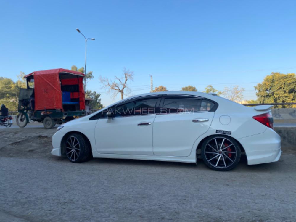 Honda Civic - 2014  Honda Civic - 2014  Image-3