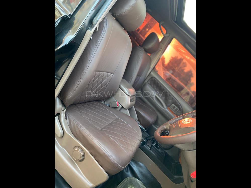 Toyota Prado 2002 for Sale in Karachi Toyota Prado 2002 for Sale in Karachi Image-9