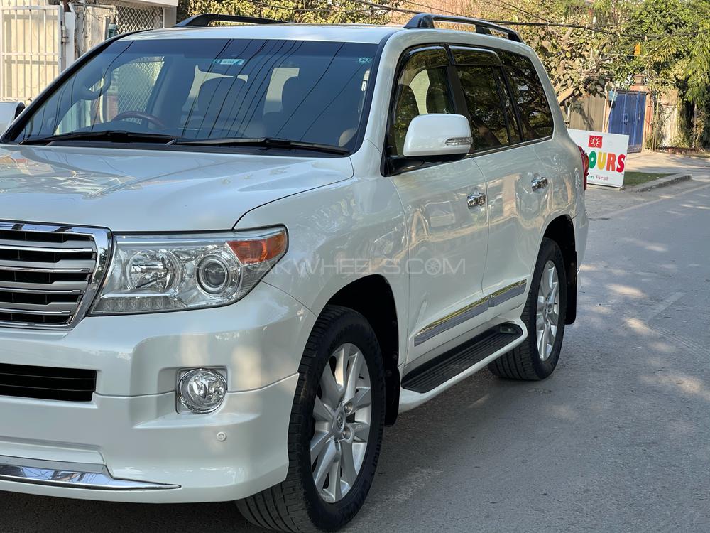 Toyota Land Cruiser 2013 for Sale in Lahore Toyota Land Cruiser 2013 for Sale in Lahore Image-3