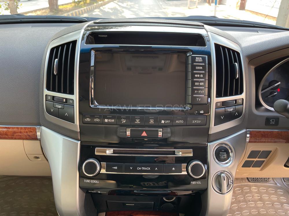 Toyota Land Cruiser 2013 for Sale in Lahore Toyota Land Cruiser 2013 for Sale in Lahore Image-11