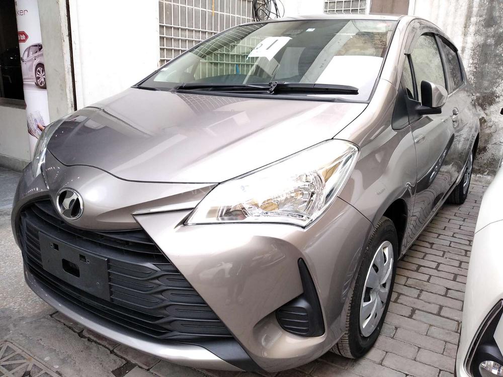 Toyota Vitz 2018 for Sale in Lahore Image-1