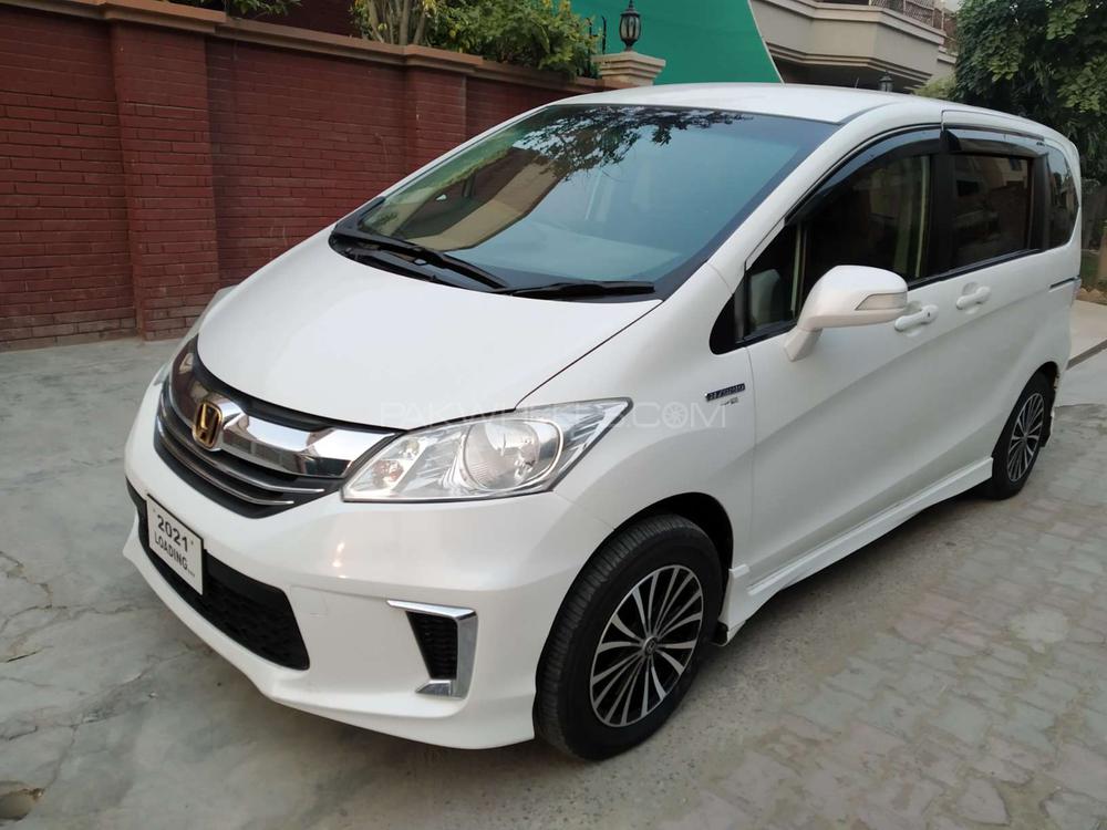 Honda Freed 2014 for Sale in Lahore Honda Freed 2014 for Sale in Lahore Image-2