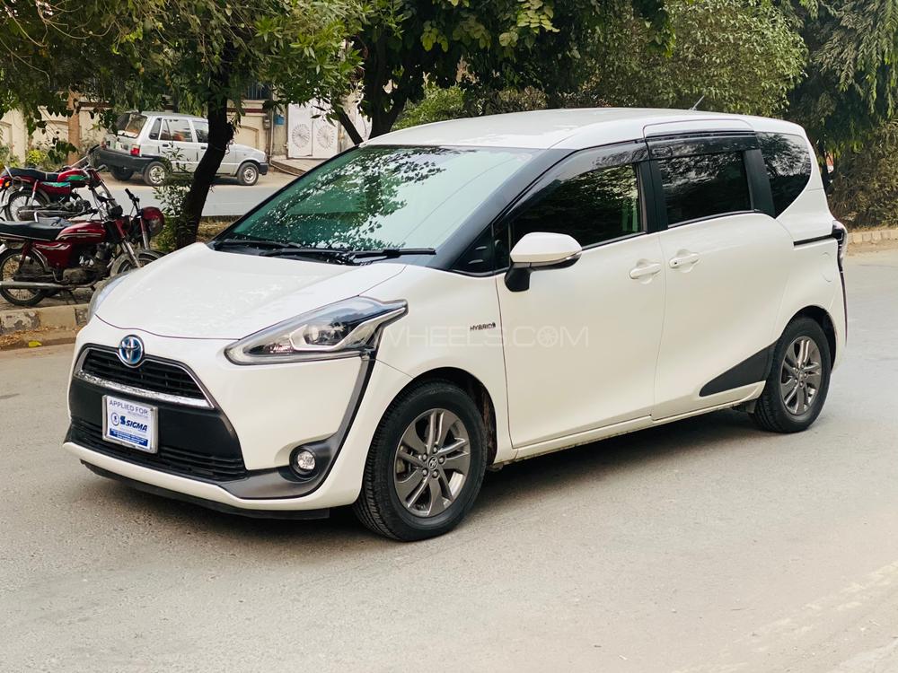 Toyota Sienta 2017 for Sale in Lahore Toyota Sienta 2017 for Sale in Lahore Image-11