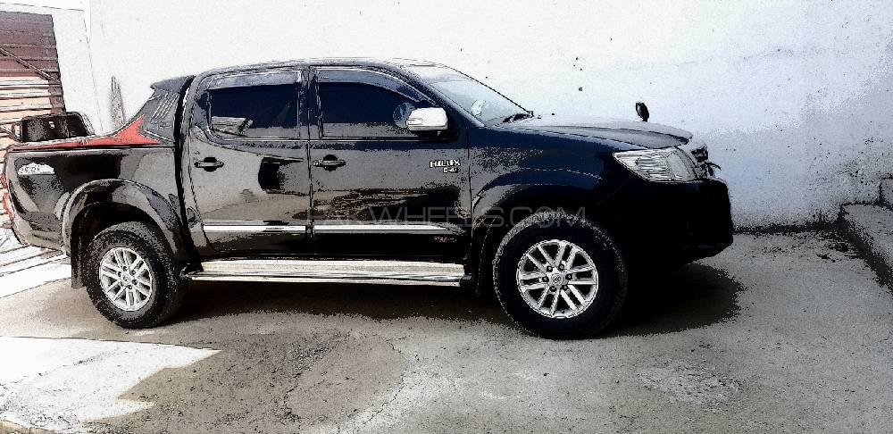 Toyota Hilux 2015 for Sale in Peshawar Image-1
