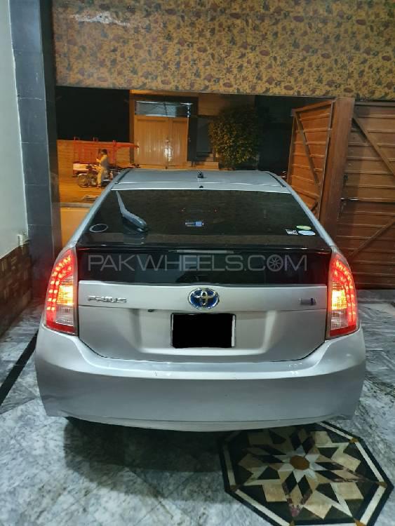 Toyota Prius 2010 for Sale in Peshawar Toyota Prius 2010 for Sale in Peshawar Image-19