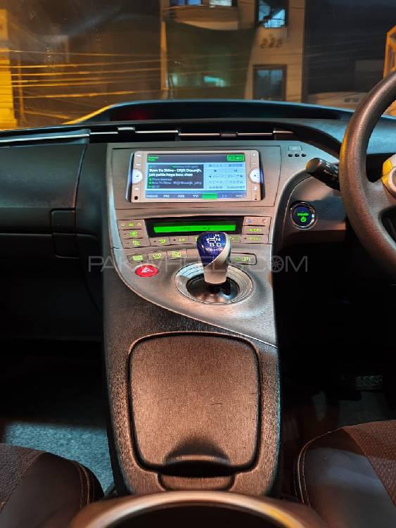Toyota Prius 2010 for Sale in Peshawar Toyota Prius 2010 for Sale in Peshawar Image-15