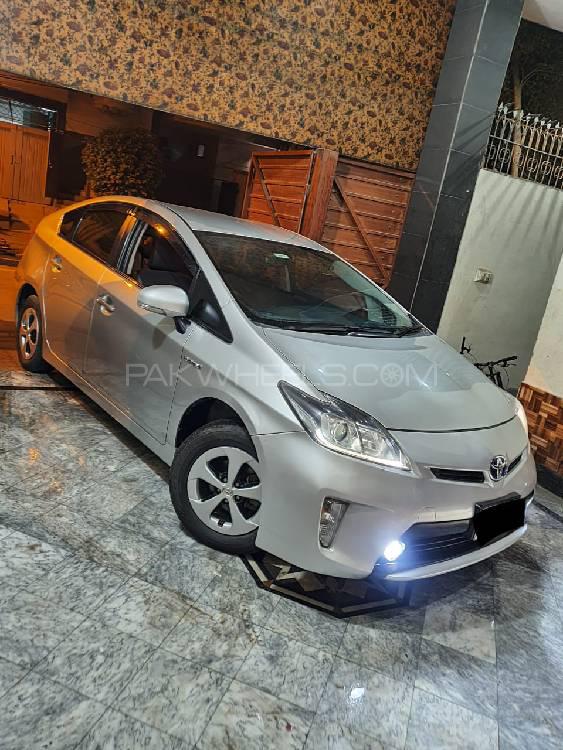 Toyota Prius 2010 for Sale in Peshawar Toyota Prius 2010 for Sale in Peshawar Image-16