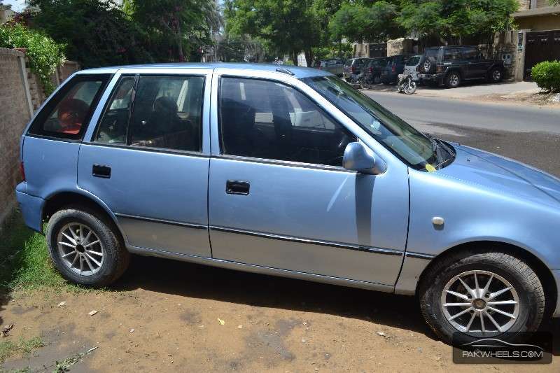 Suzuki cultus 2000