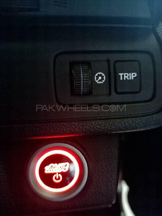 Honda Insight 2018 for Sale in Islamabad Honda Insight 2018 for Sale in Islamabad Image-15