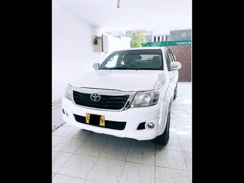 Toyota Hilux 2016 for Sale in Karachi Toyota Hilux 2016 for Sale in Karachi Image-2