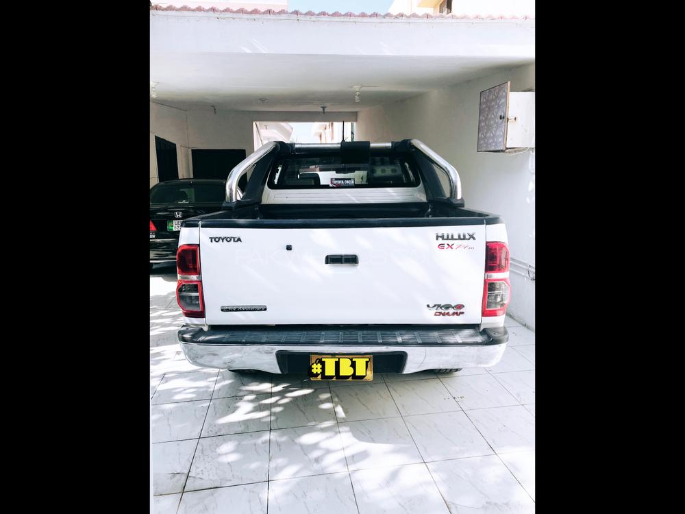 Toyota Hilux 2016 for Sale in Karachi Toyota Hilux 2016 for Sale in Karachi Image-4