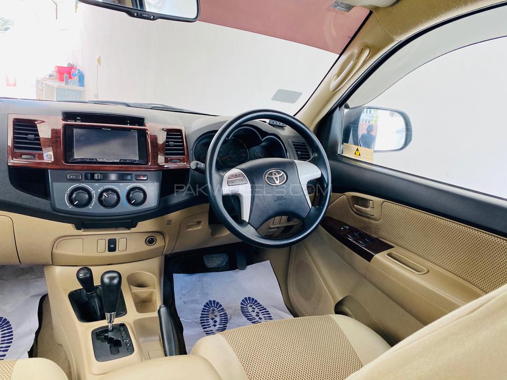 Toyota Hilux 2016 for Sale in Karachi Toyota Hilux 2016 for Sale in Karachi Image-7