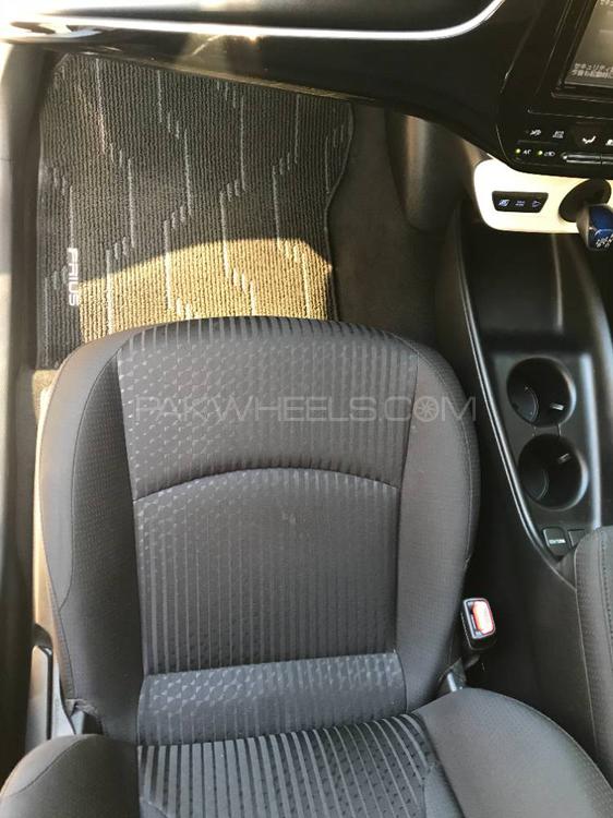 Toyota Prius 2016 for Sale in Islamabad Toyota Prius 2016 for Sale in Islamabad Image-11
