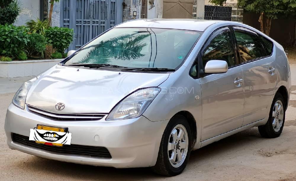 Toyota Prius 2010 for Sale in Karachi Image-1