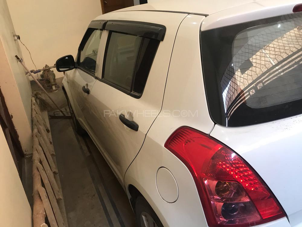 Suzuki Swift 2012 for Sale in Multan Suzuki Swift 2012 for Sale in Multan Image-5