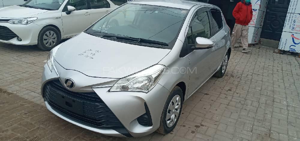 Toyota Vitz 2017 for Sale in Lahore Image-1