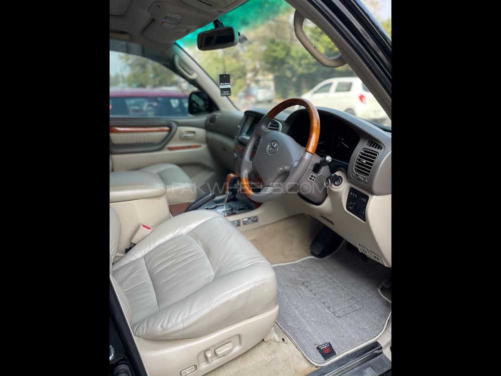 Toyota Land Cruiser 2004 for Sale in Lahore Toyota Land Cruiser 2004 for Sale in Lahore Image-6