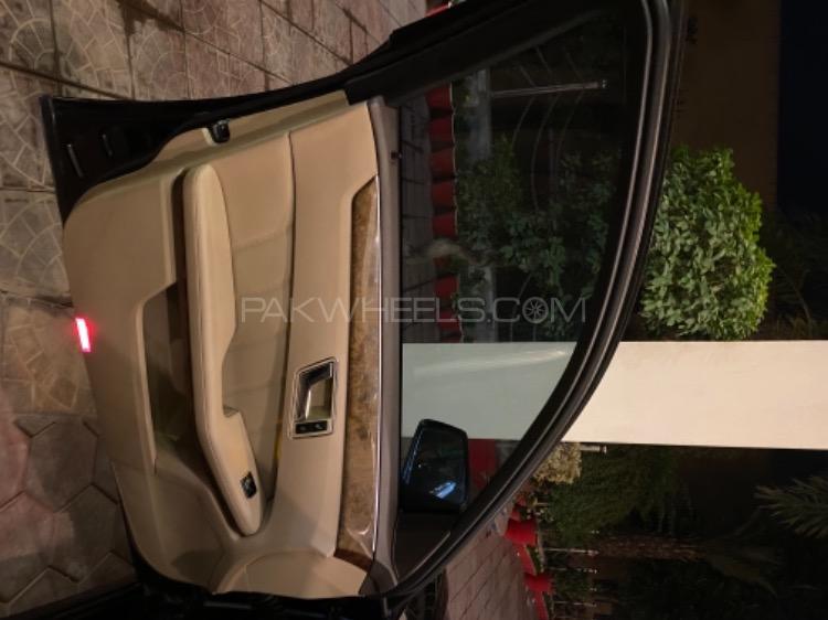 Mercedes Benz E Class 2011 for Sale in Peshawar Mercedes Benz E Class 2011 for Sale in Peshawar Image-4