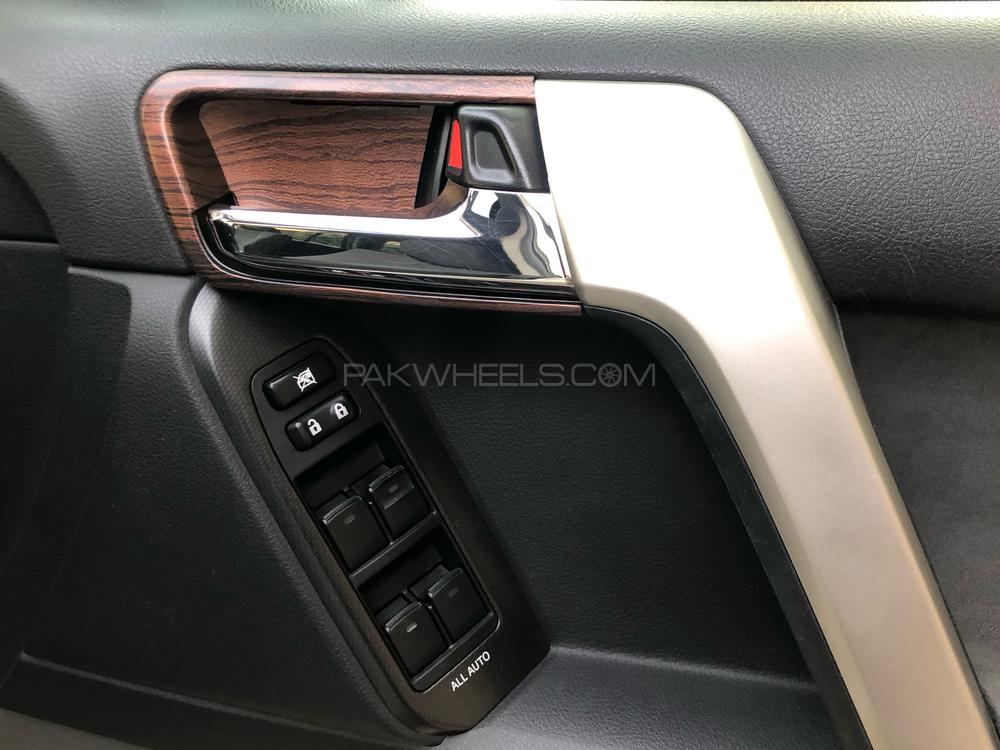 Toyota Prado 2012 for Sale in Lahore Toyota Prado 2012 for Sale in Lahore Image-10