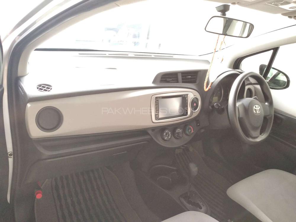 Toyota Vitz 2013 for Sale in Lahore Toyota Vitz 2013 for Sale in Lahore Image-9
