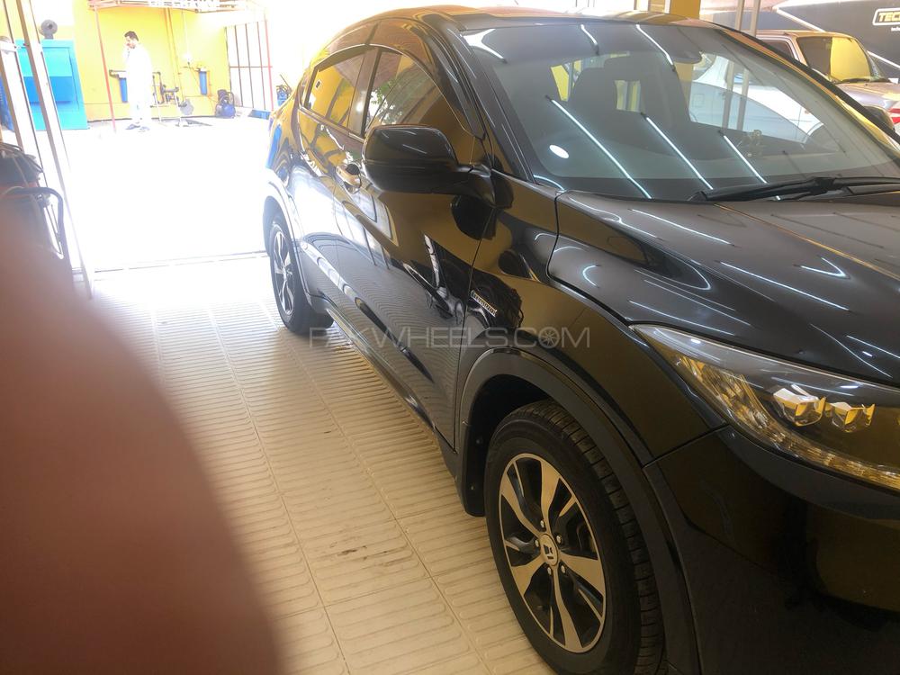 Honda Vezel 2014 for Sale in Bahawalpur Honda Vezel 2014 for Sale in Bahawalpur Image-5