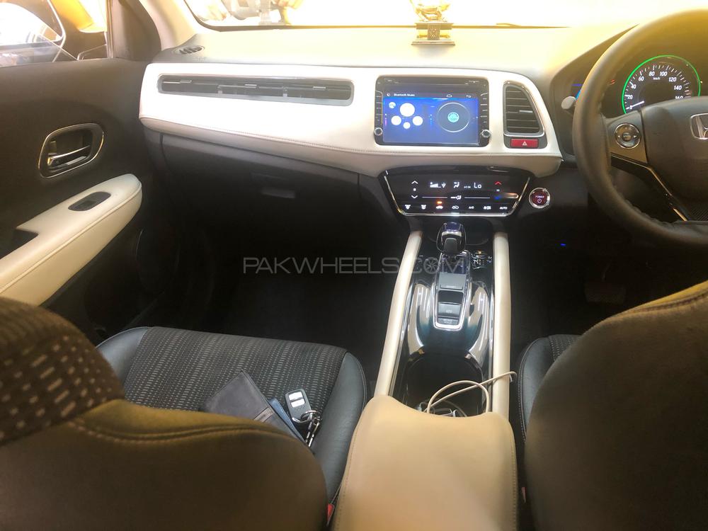 Honda Vezel 2014 for Sale in Bahawalpur Honda Vezel 2014 for Sale in Bahawalpur Image-10