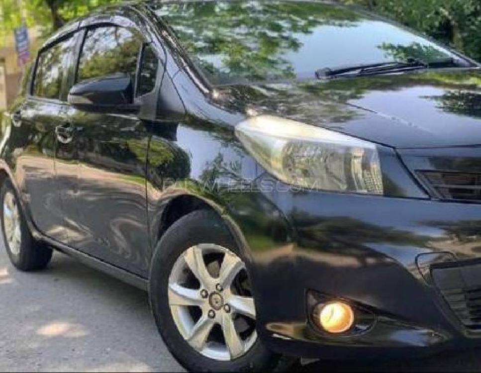 Toyota Vitz 2011 for Sale in Islamabad Image-1